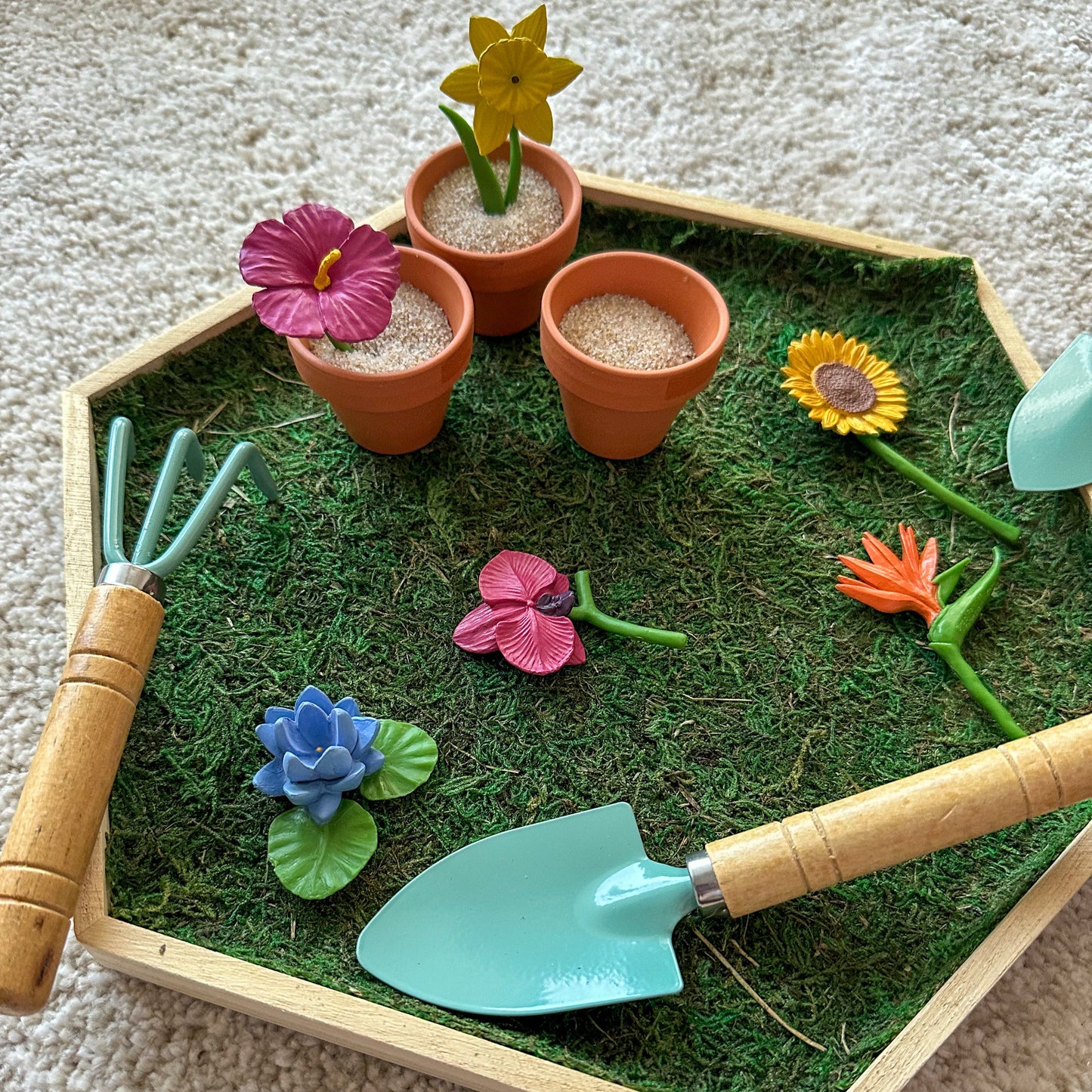 Minijature i Montessori kartice u drvenoj kutiji - Cvijeće
