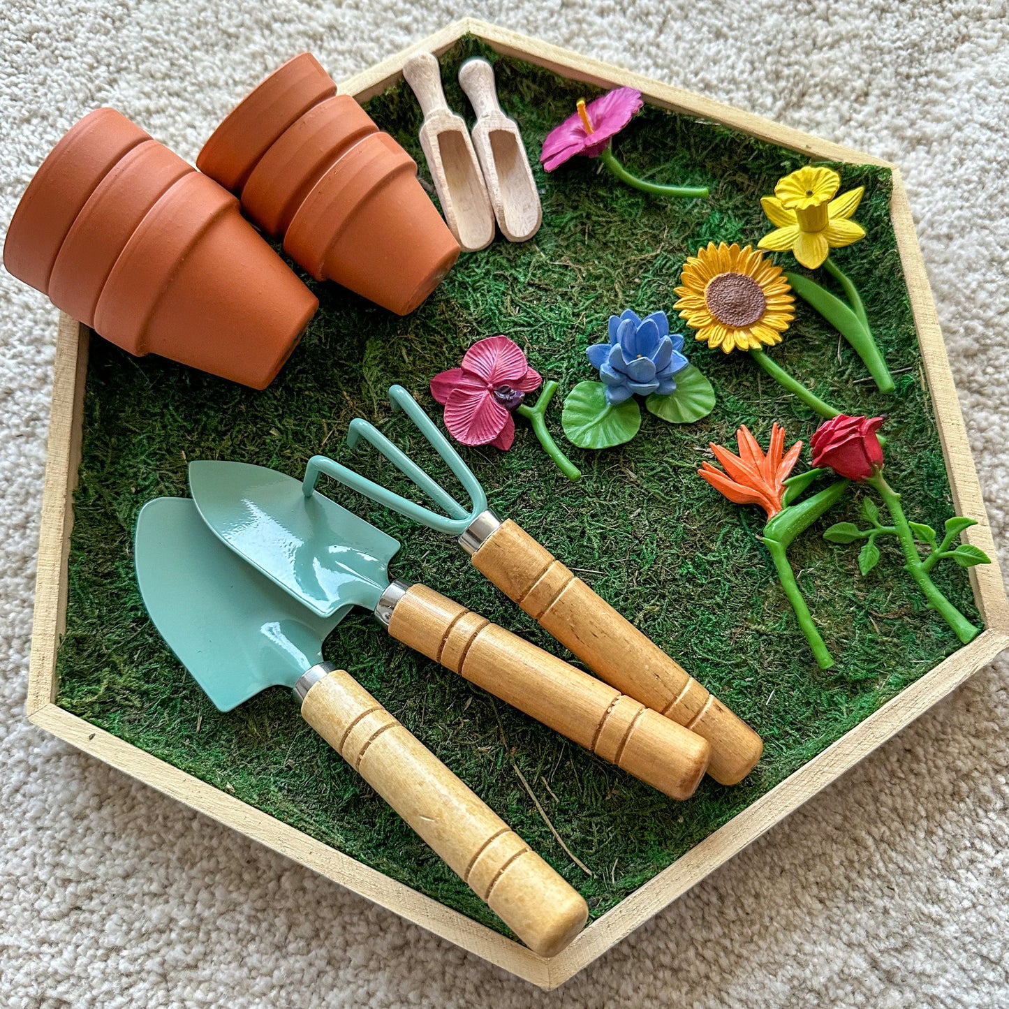 Minijature i Montessori kartice u drvenoj kutiji - Cvijeće