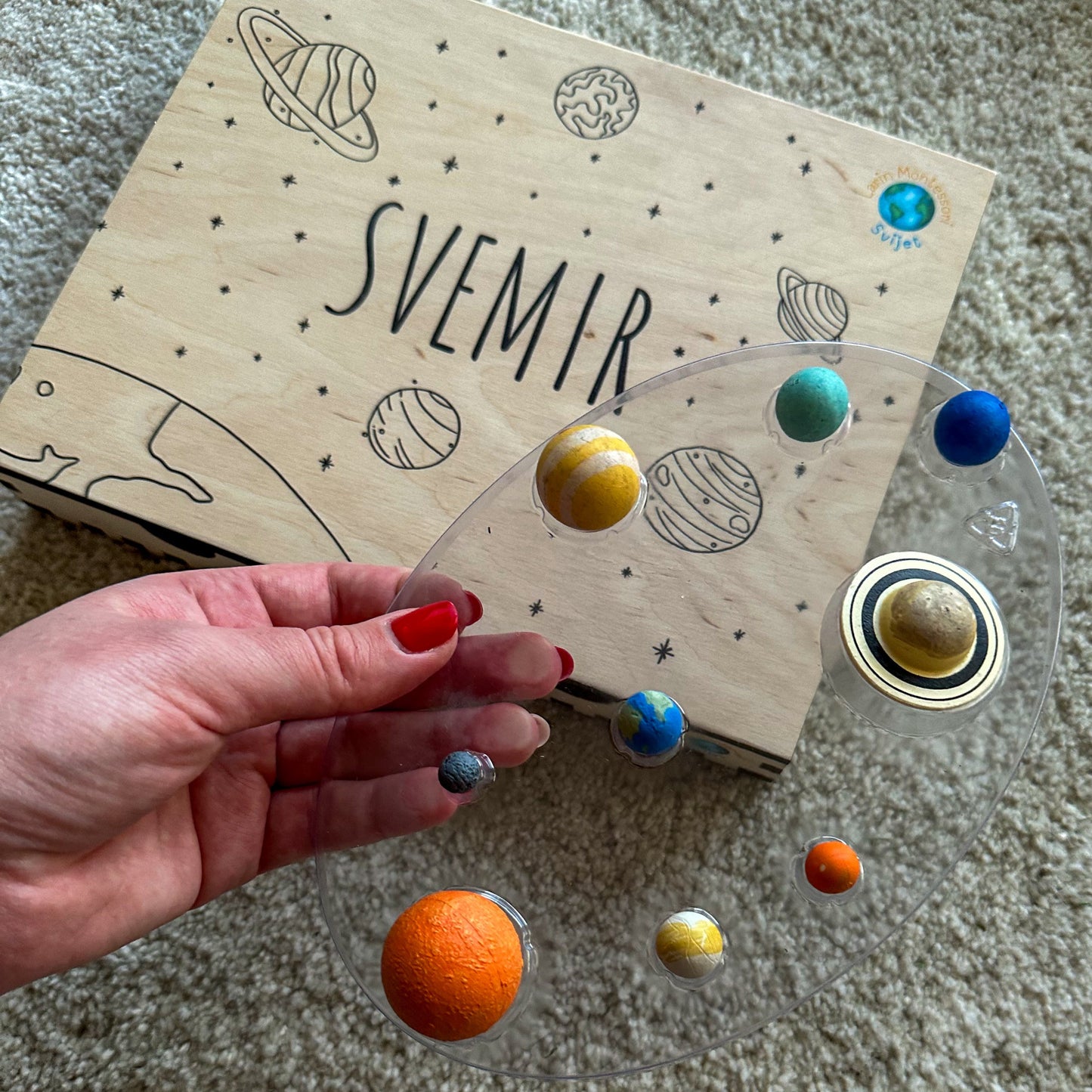 Minijature i Montessori kartice u drvenoj kutiji - Svemir