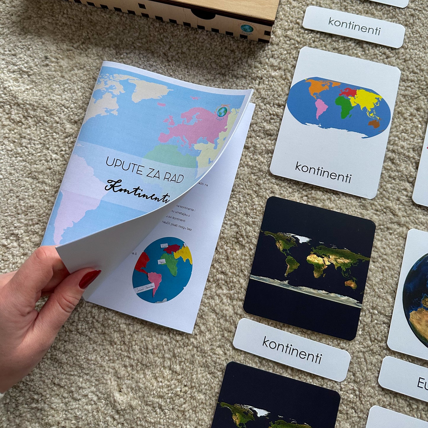 Montessori kartice u drvenoj kutiji - Kontinenti