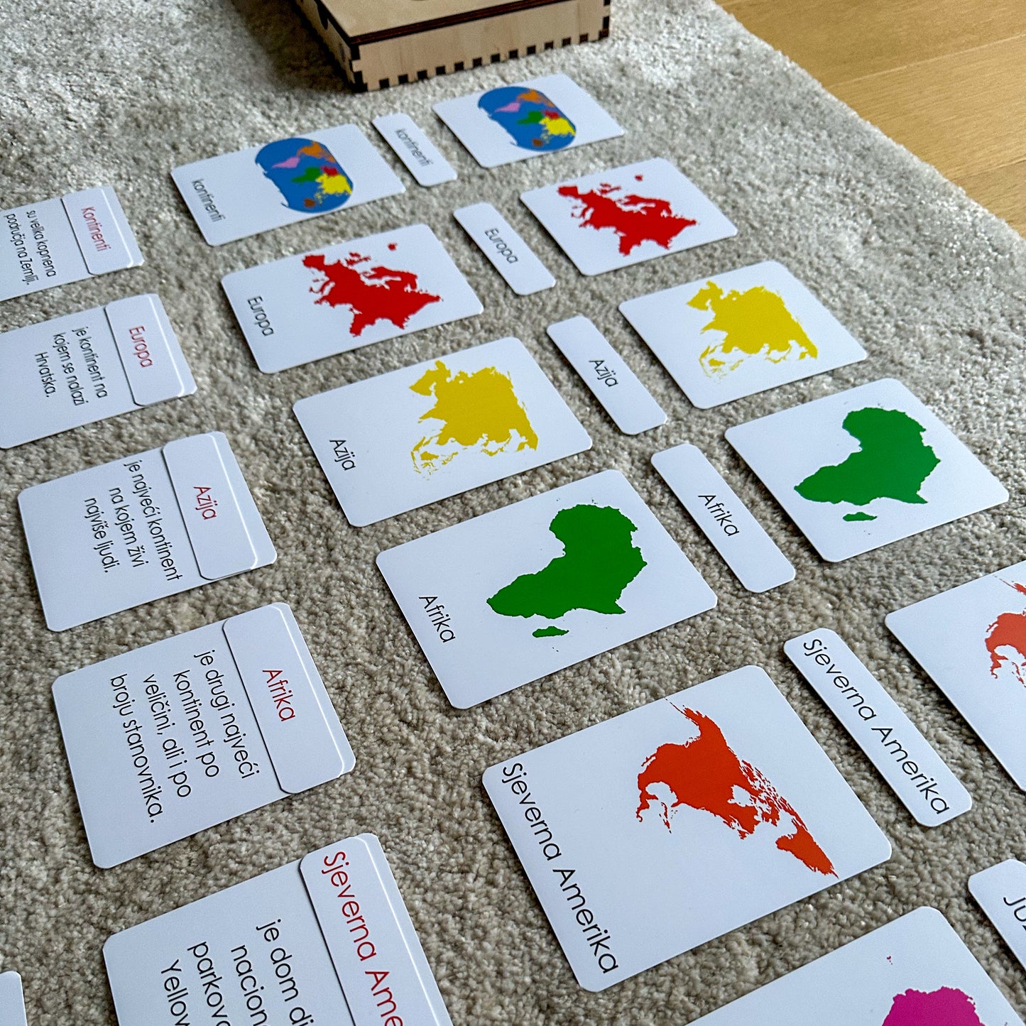 Montessori kartice u drvenoj kutiji - Kontinenti