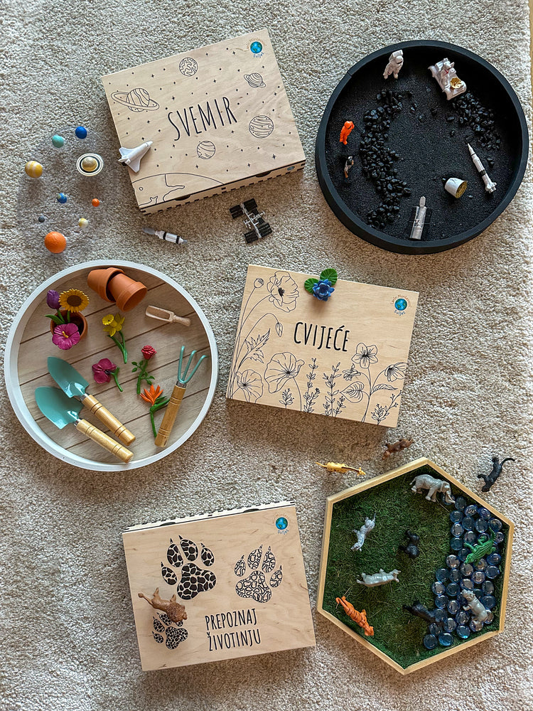 Miniatures and cards in wooden boxes