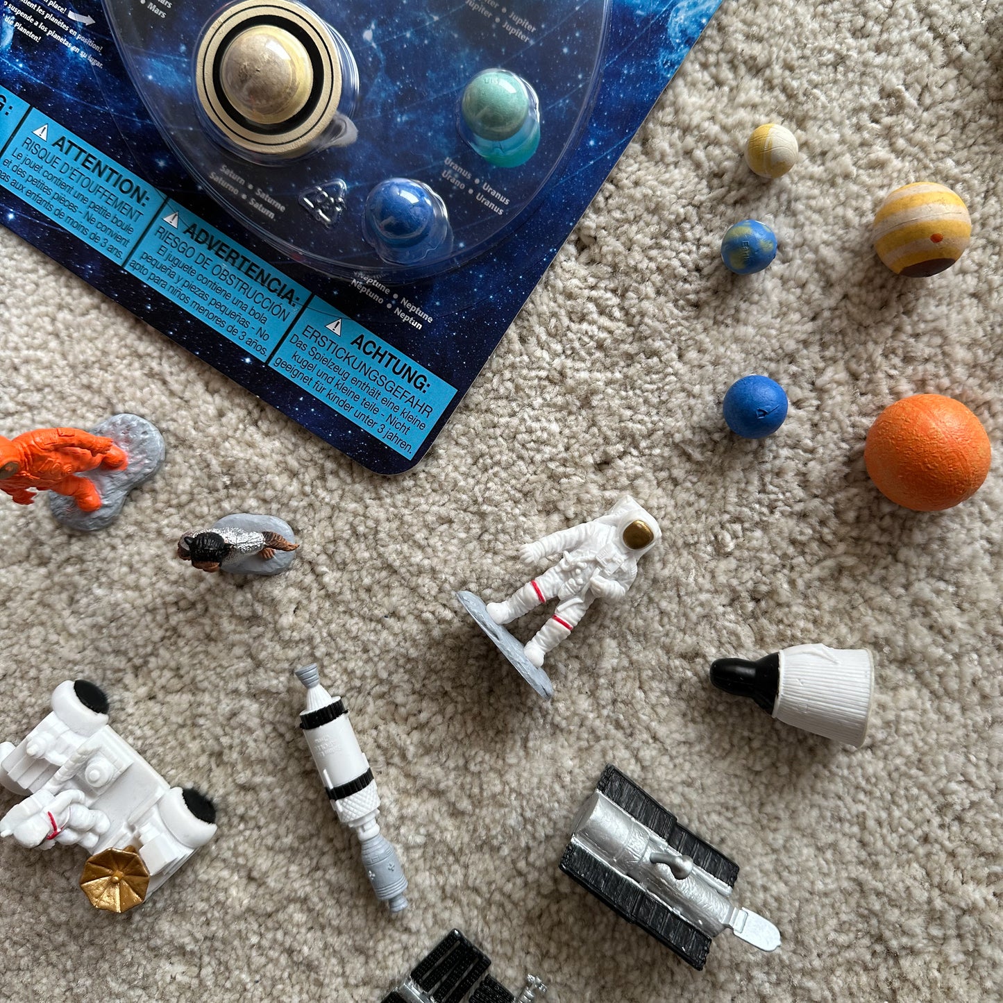 Set: Montessori kartice Svemir u drvenoj kutiji + Minijature