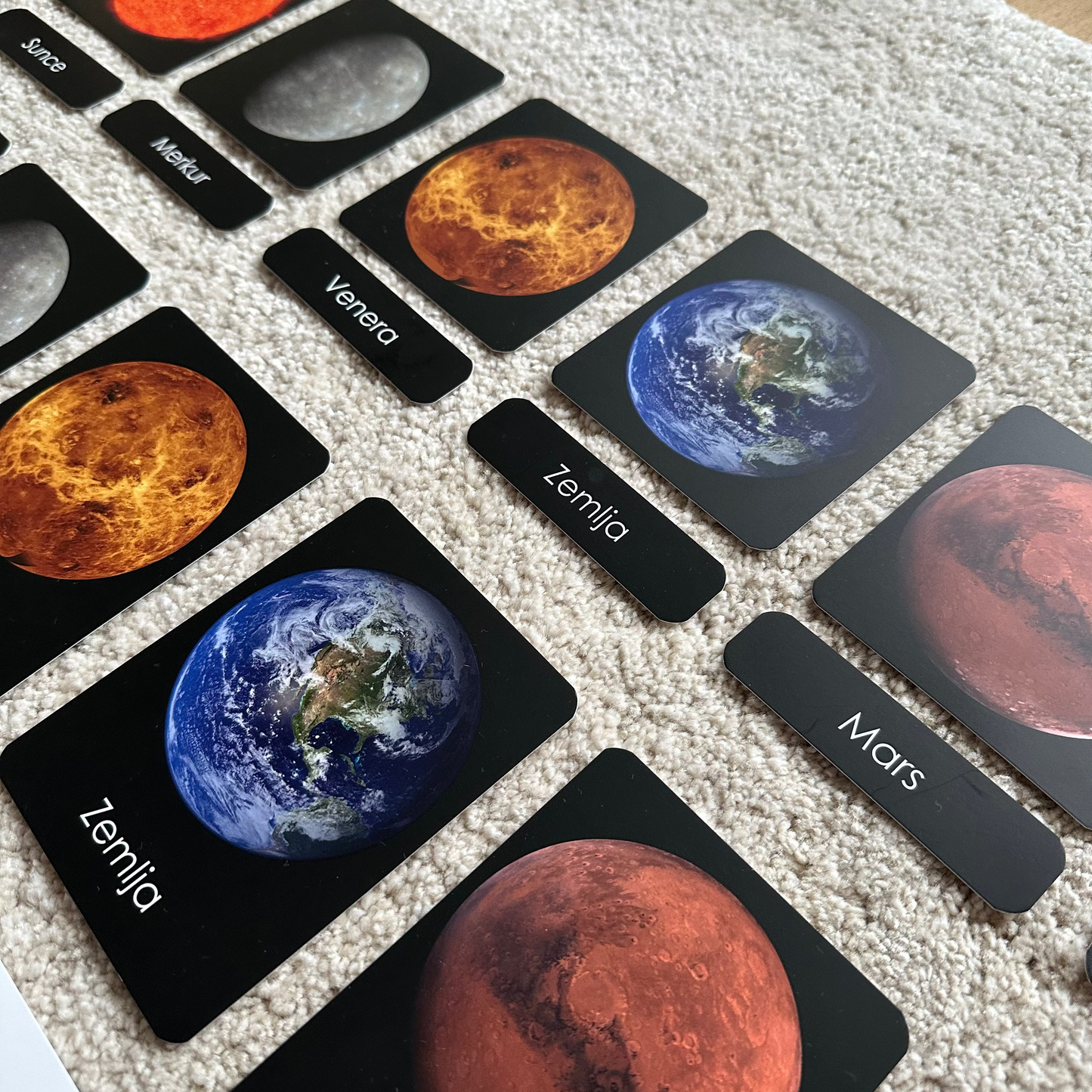 Montessori kartice u drvenoj kutiji - Svemir