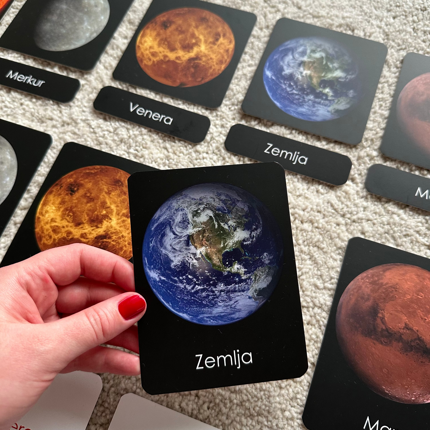 Set: Montessori kartice Svemir u drvenoj kutiji + Minijature
