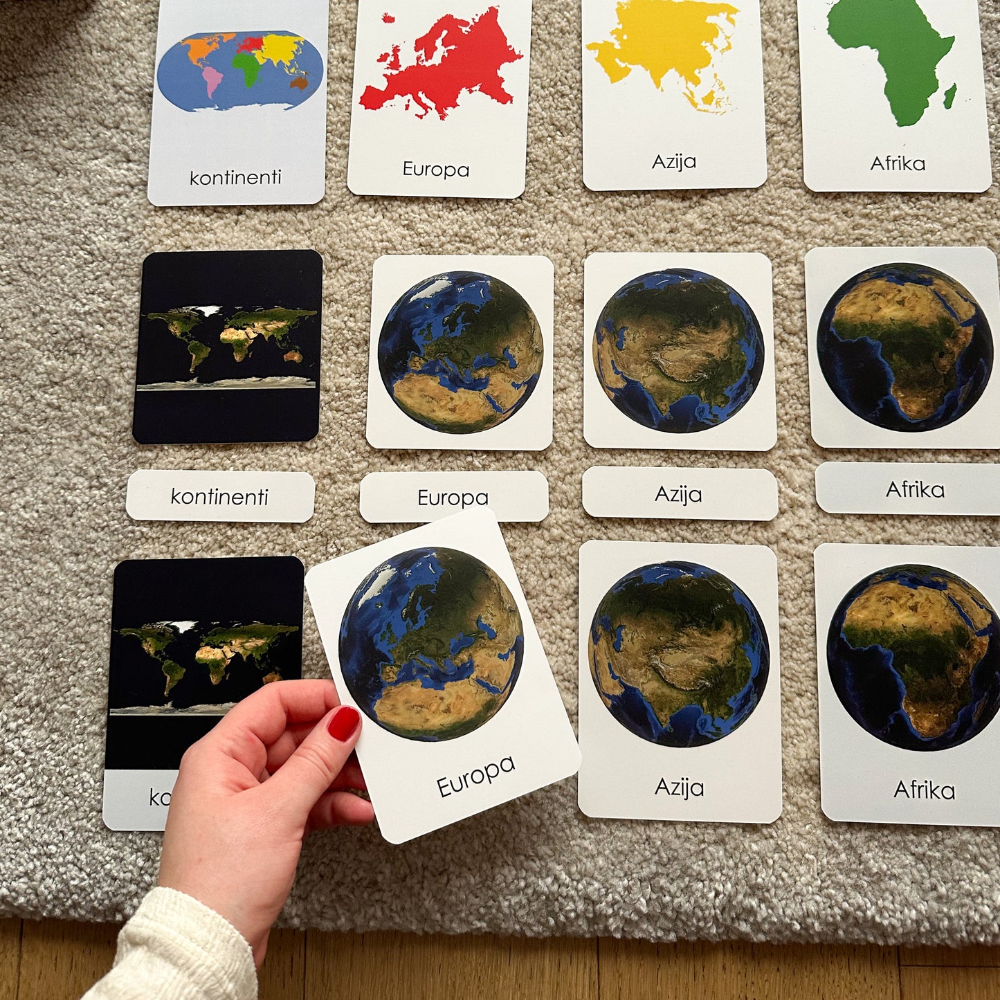 Montessori kartice u drvenoj kutiji - Kontinenti