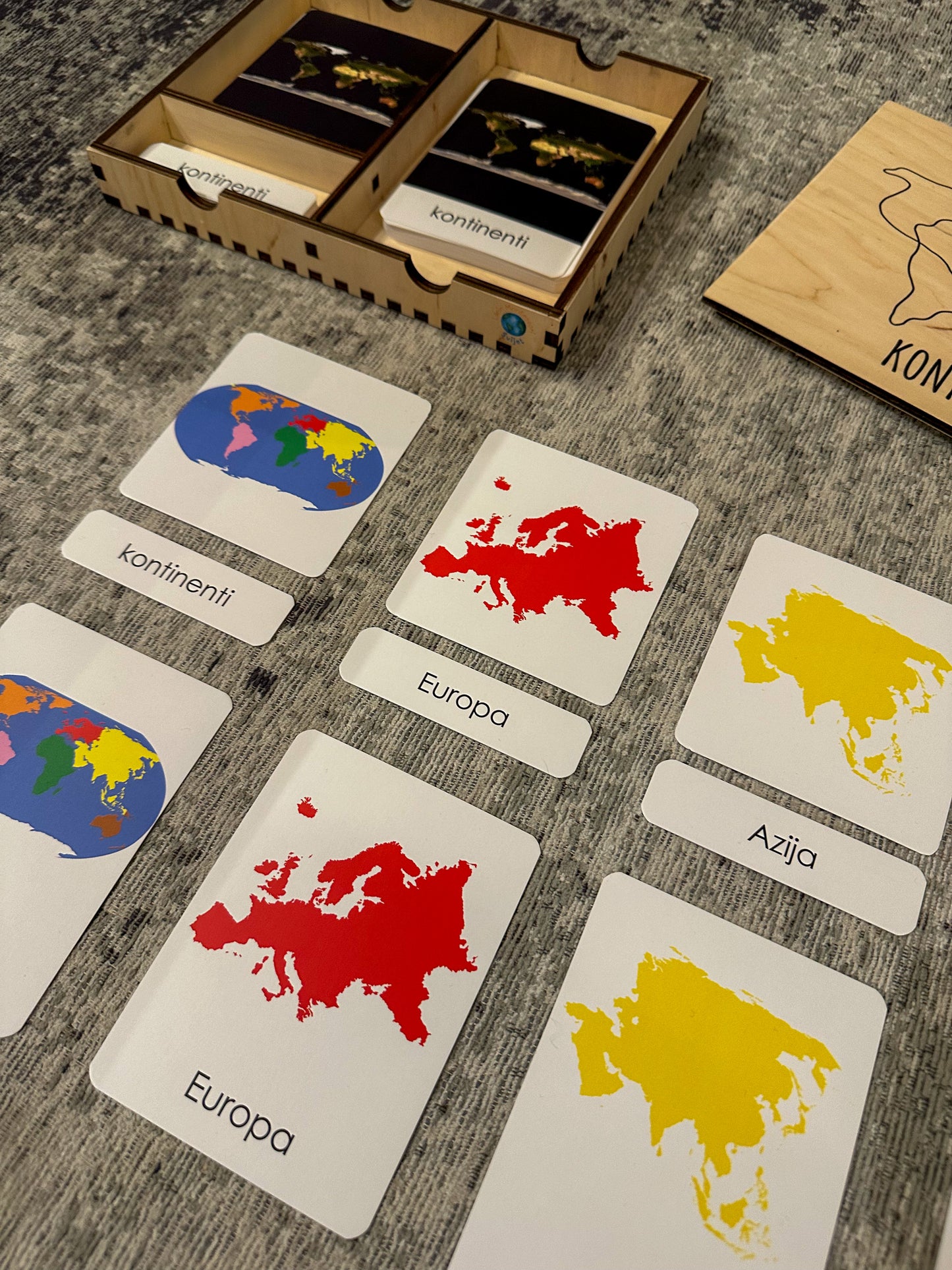 Montessori cards in a wooden box - Continents