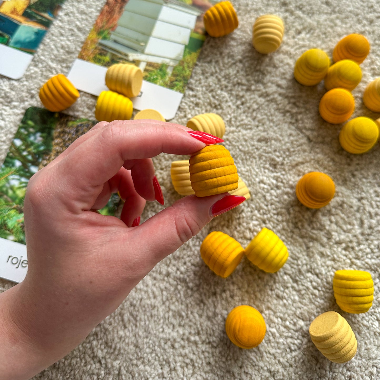 Set: Montessori kartice Pčele u drvenoj kutiji + Grapat Mandala Košnice