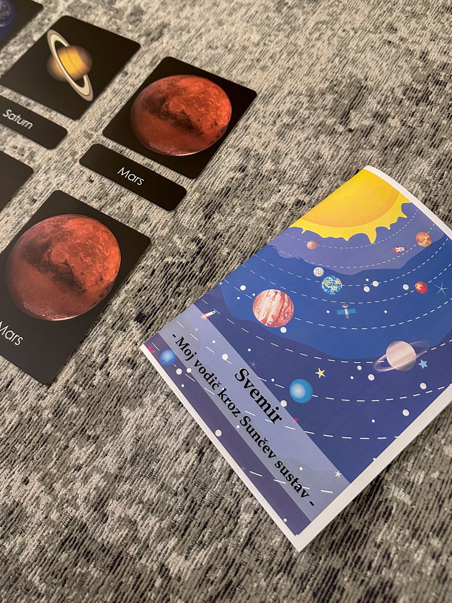 Montessori cards - Space