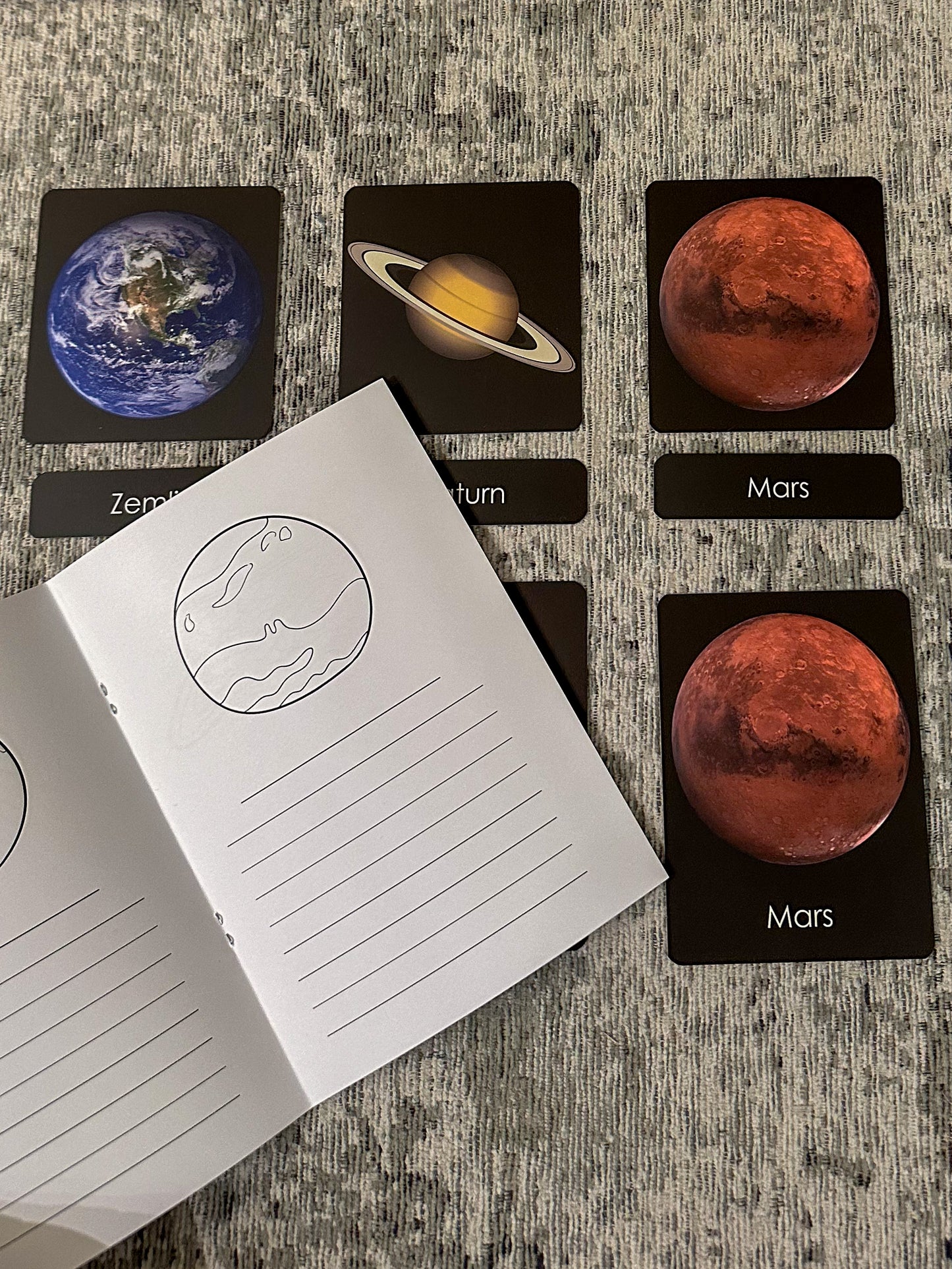 Montessori cards - Space